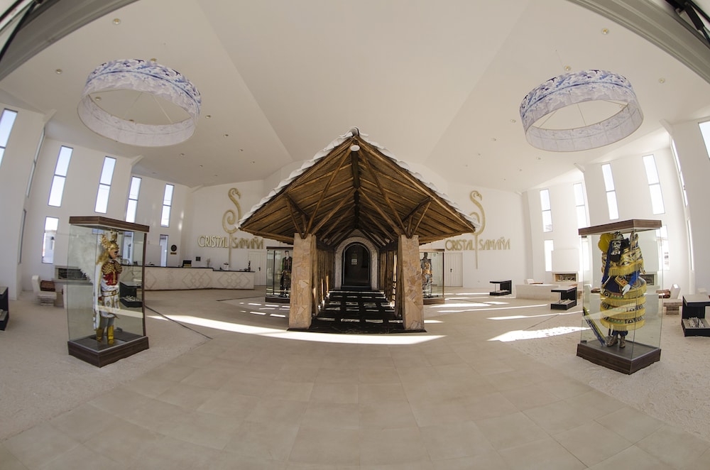 Cristal Samaña in Uyuni, Bolivia