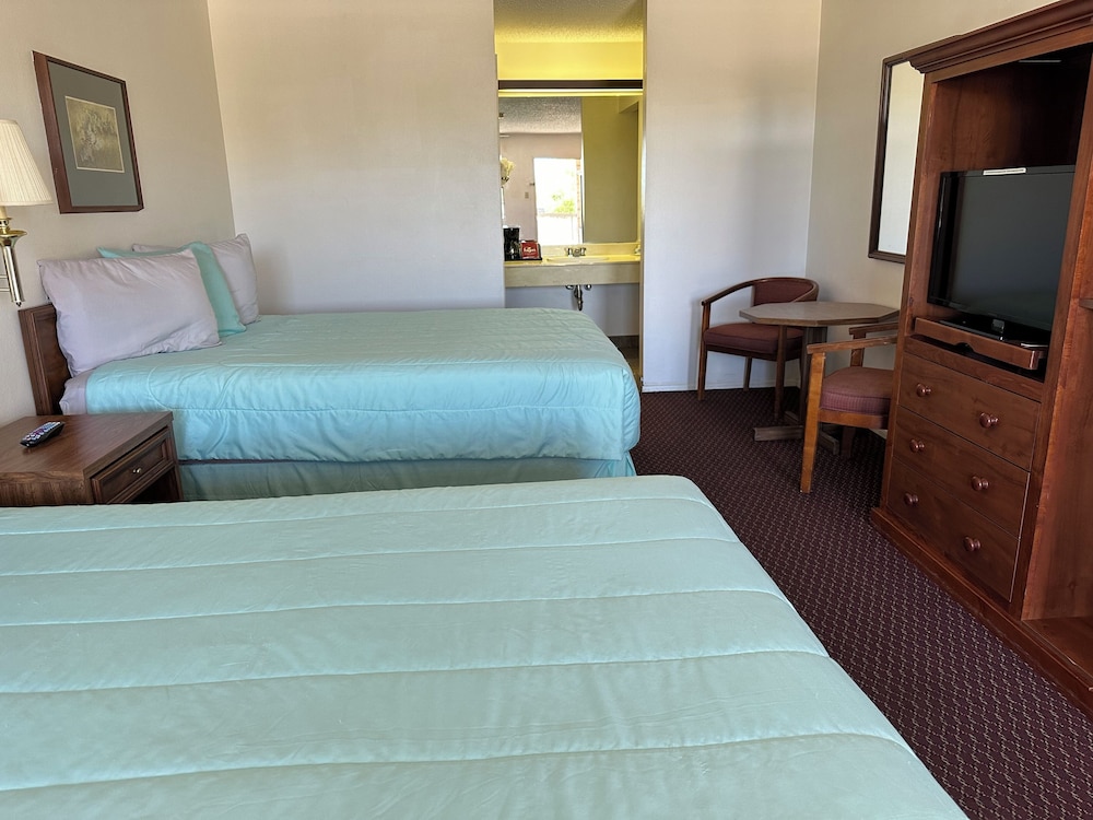 Windcrest Inn and Suites - photo 25