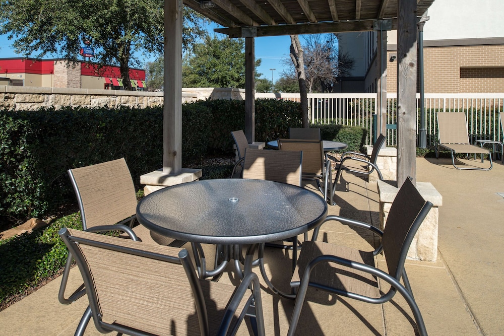 Hampton Inn & Suites Schertz - photo 33