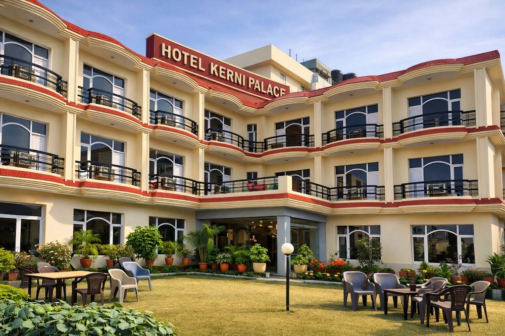 Hotel Kerni Palace in Katra, India
