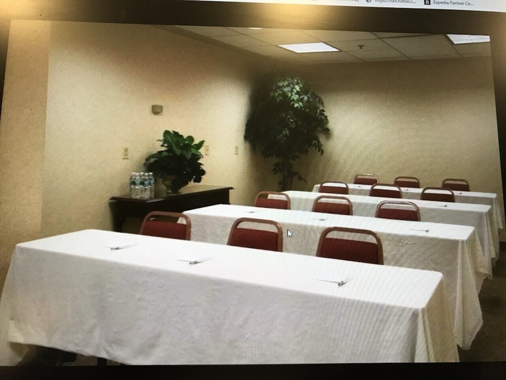 Hampton Inn Ridgefield Park - photo 61