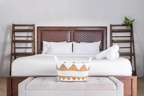 Poseidon - carbon neutral hotel in Unknown City