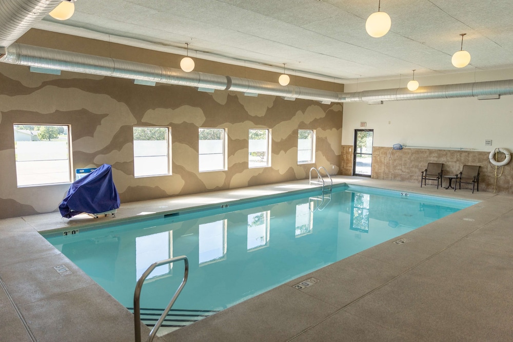 Hampton Inn & Suites Scottsbluff Conference Center - photo 34