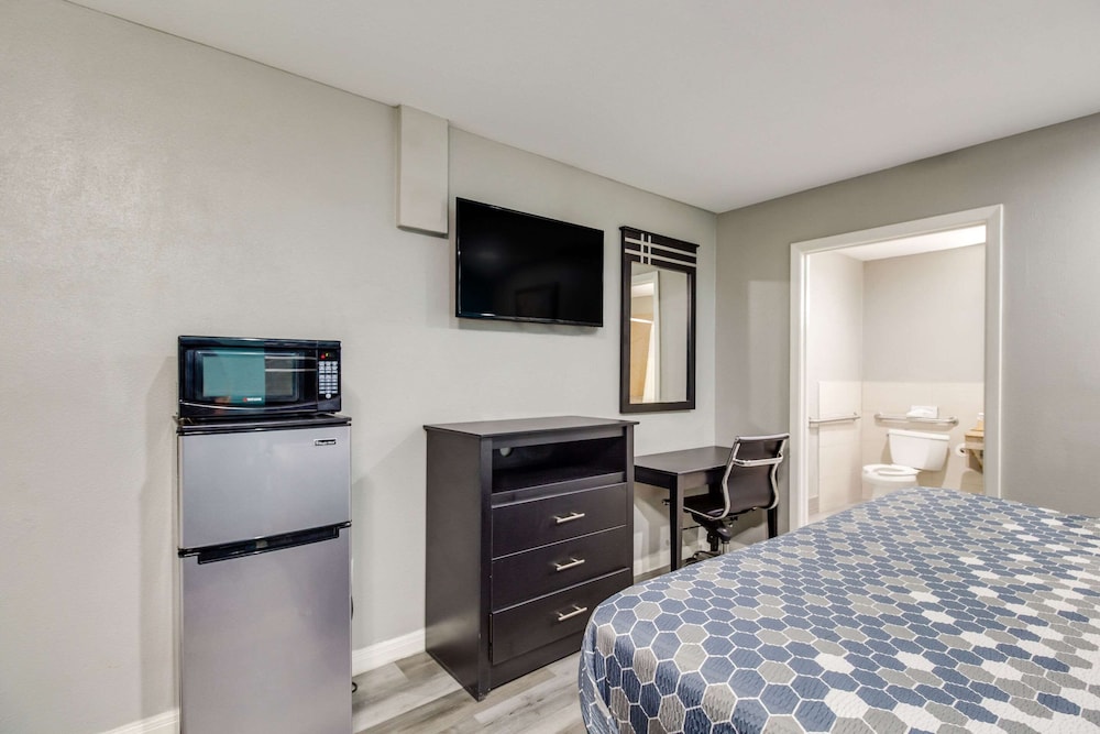 Prestige Inn - photo 7