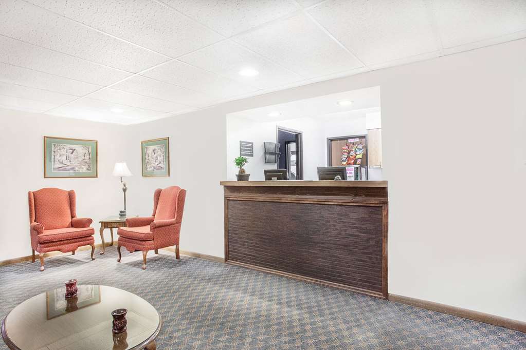 Super 8 by Wyndham Queensbury Glen Falls Lake George Area - photo 4