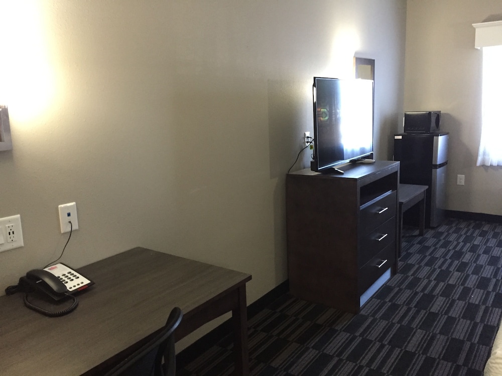 Home Inn and Suites - photo 10