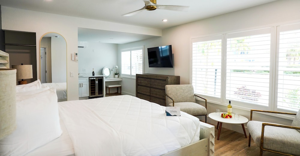 Ivory Sands Beach Suites - photo 16
