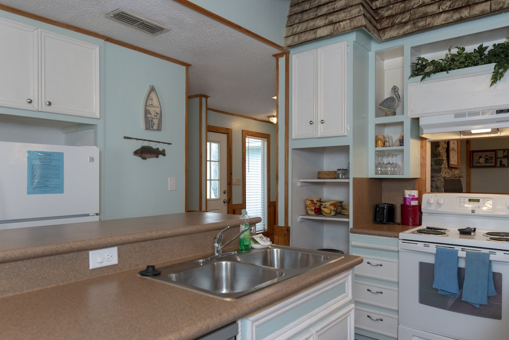 Pelican Bay Resort - photo 28