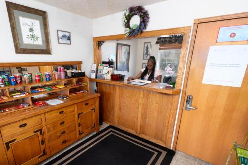 Cold Creek Inn - photo 8