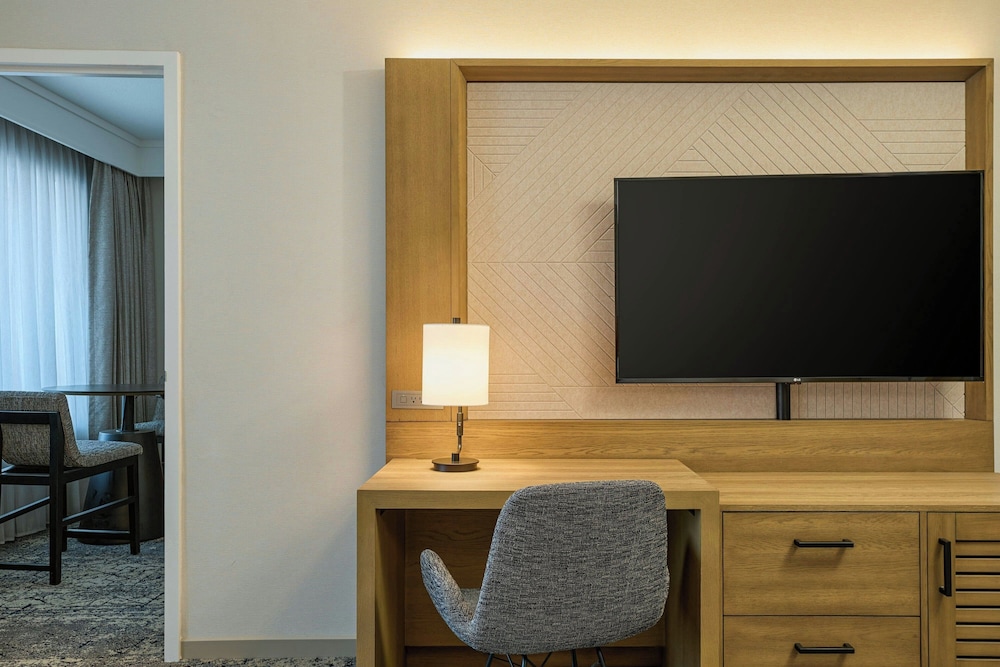 Sheraton Grand Sacramento Hotel - photo 28