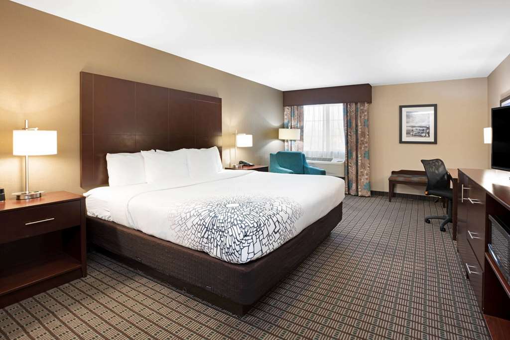La Quinta Inn & Suites by Wyndham Bellingham - photo 37