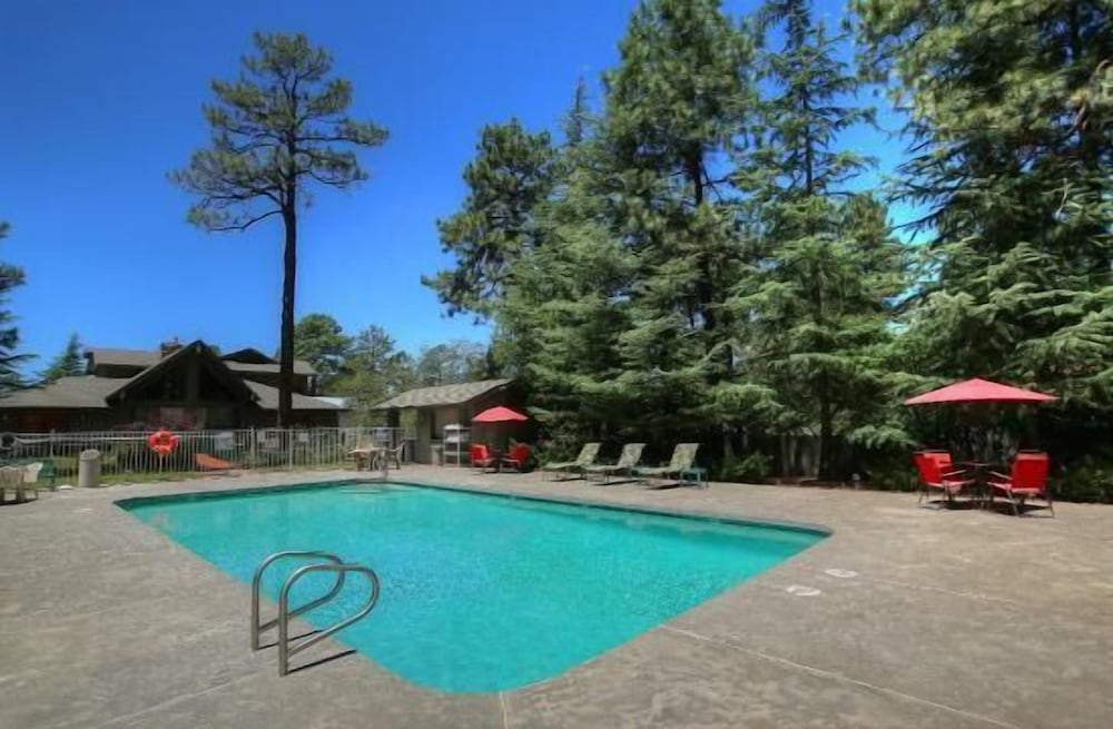 Majestic Mountain Inn - photo 45