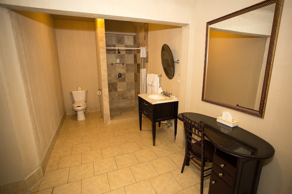 Niagara Crossing Hotel & Spa - photo 16