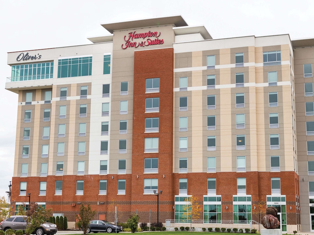 Hampton Inn & Suites Erie Bayfront - photo 51