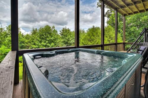 Summit Escape Miles of mountain views in Blue Ridge, United States