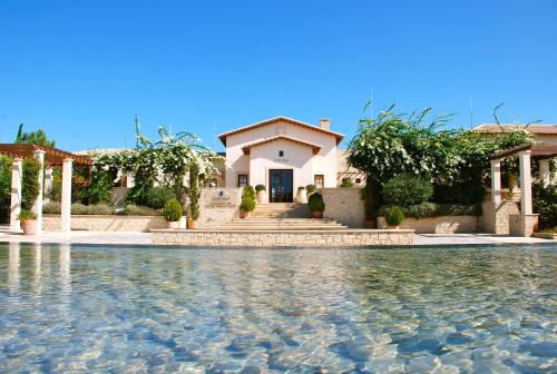 3 bedroom Villa Athina with private pool and golf views Aphrodite Hills Resort