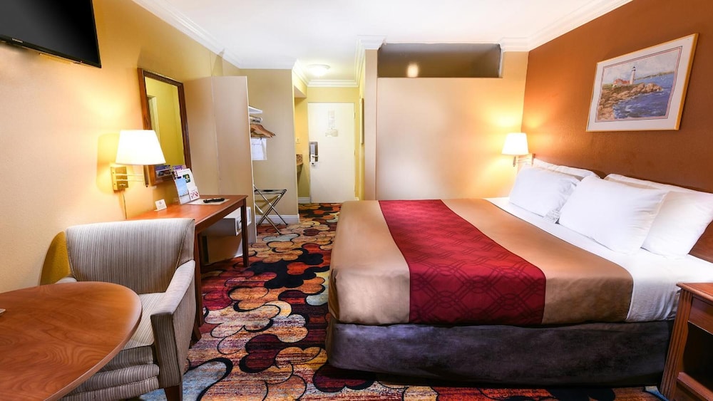 Vagabond Inn Long Beach - photo 7