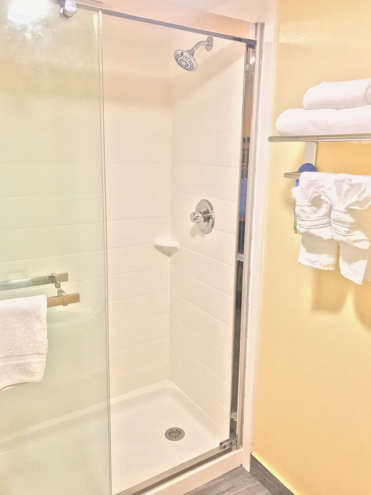 Days Inn by Wyndham San Antonio Airport - photo 29