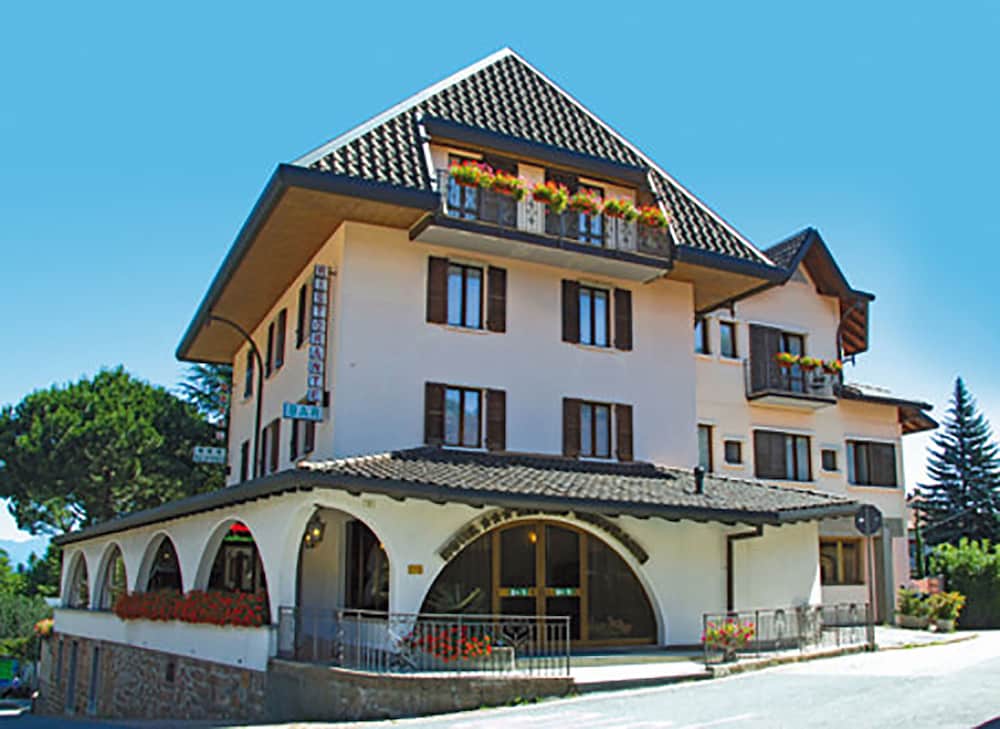 Hotel Alpino — Cuasso Al Monte