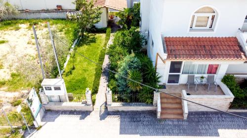 Nikoleta House — 4-Star Luxury Hotel in Nea Vrasna, Greece