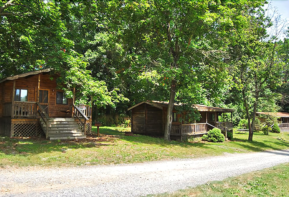 Robin Hill Rv Resort Campground Caravan Park — Hamburg