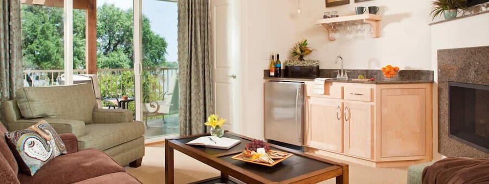 Inn on Lake Granbury a Boutique Hotel - photo 11