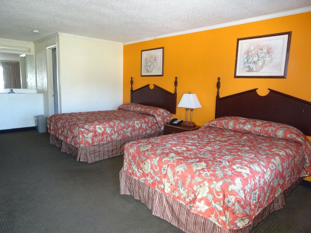 Cavalier Motel - photo 9