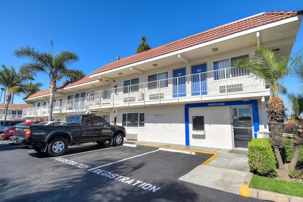 Motel 6 Los Angeles Long Beach - photo 23