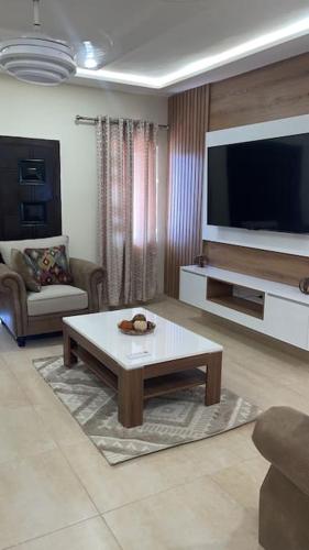 Luxury 3 bedroom apartment — 4-Star Luxury Hotel in Accra, Ghana