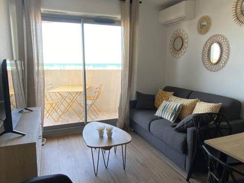 Appartement studio vue sur la Marina — 4-Star Luxury Hotel in Canet-En-Roussillon, France