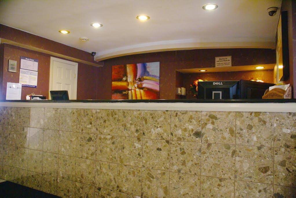 Motel 6 Pittsburgh - photo 25