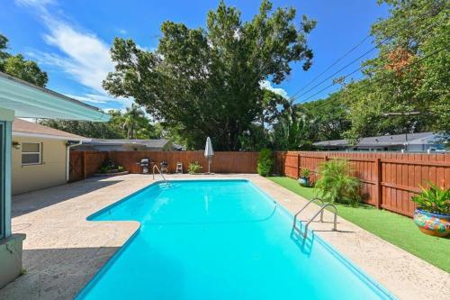 Luna Vacation - carbon neutral hotel in Largo