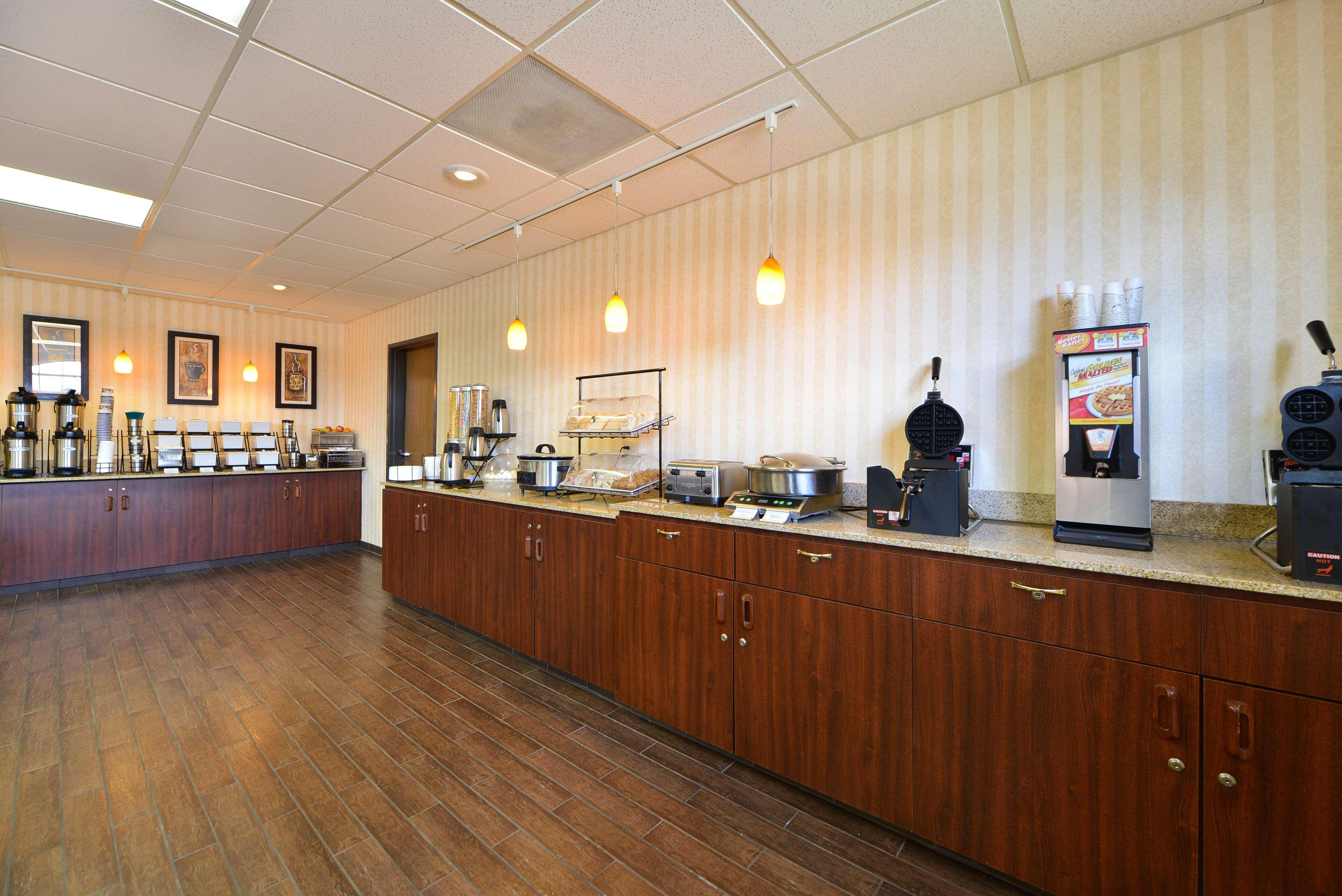 Best Western Plus Meridian - photo 25