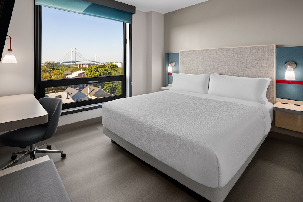 avid hotel Brooklyn Dyker Heights by IHG - photo 10
