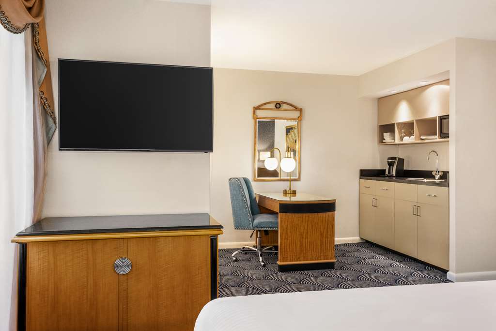 Inn at Great Neck - photo 18