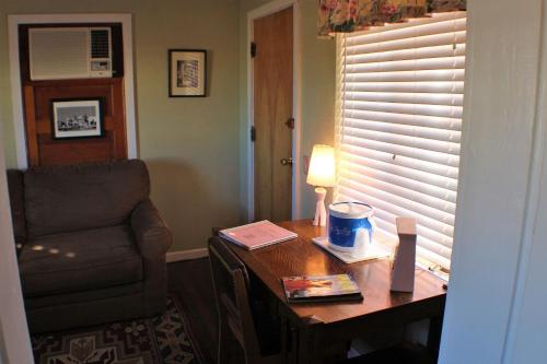 Blue Swallow Motel - photo 25
