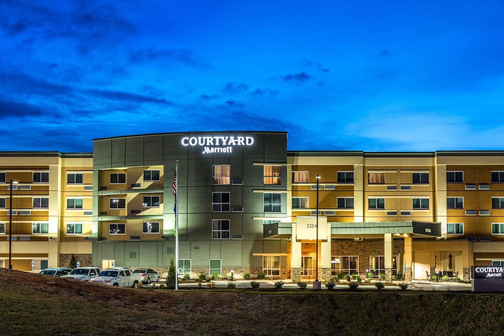 Courtyard By Marriott Somerset — Somerset