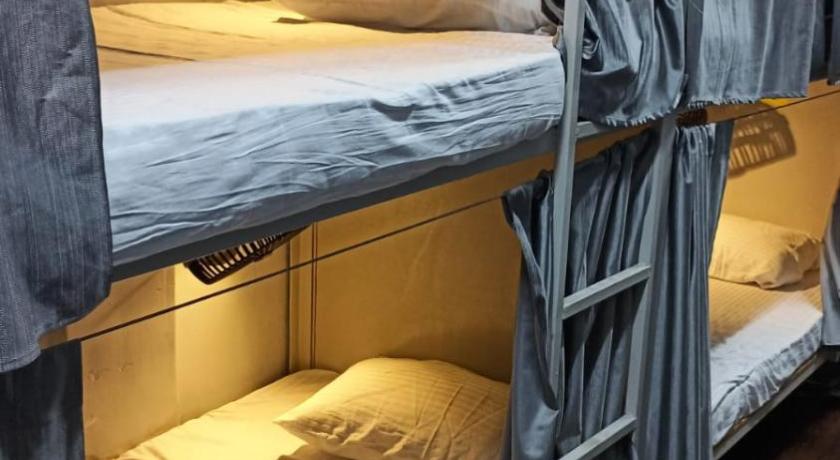 Saffron Dormitory Goregaon East