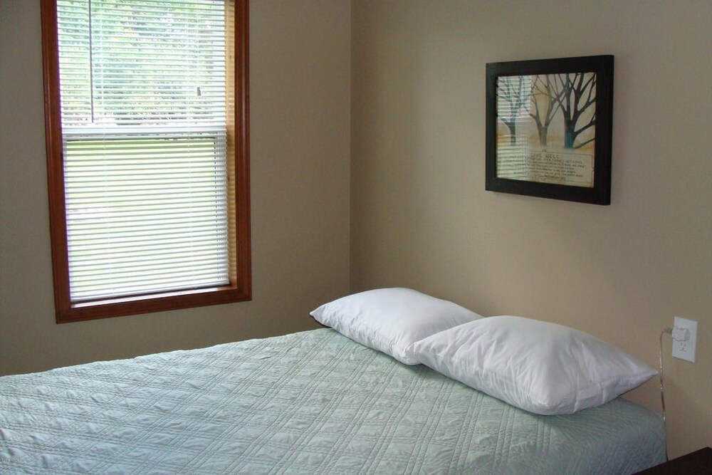 On Pointe Lakefront Resort - photo 6