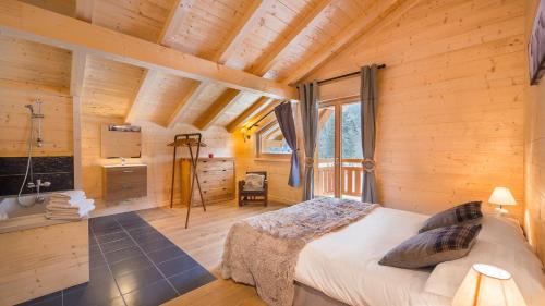 Le Ciste Chalet BO Immobilier Châtel — 4-Star Luxury Hotel in La Chapelle-Saint-Luc, France