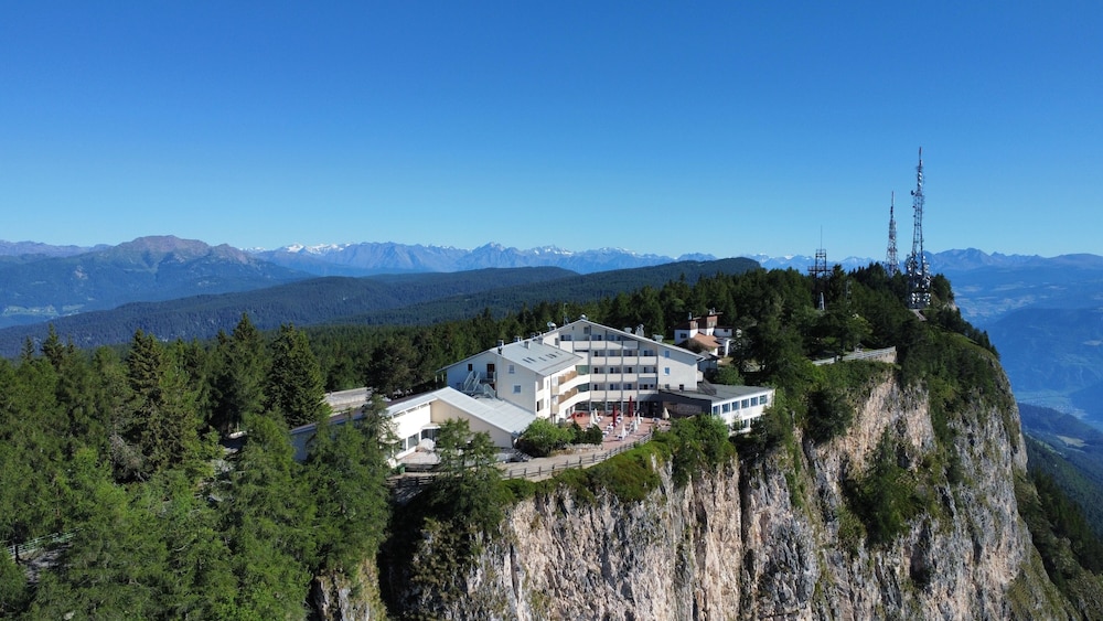 Panorama Hotel Penegal — hotel in Ruffre