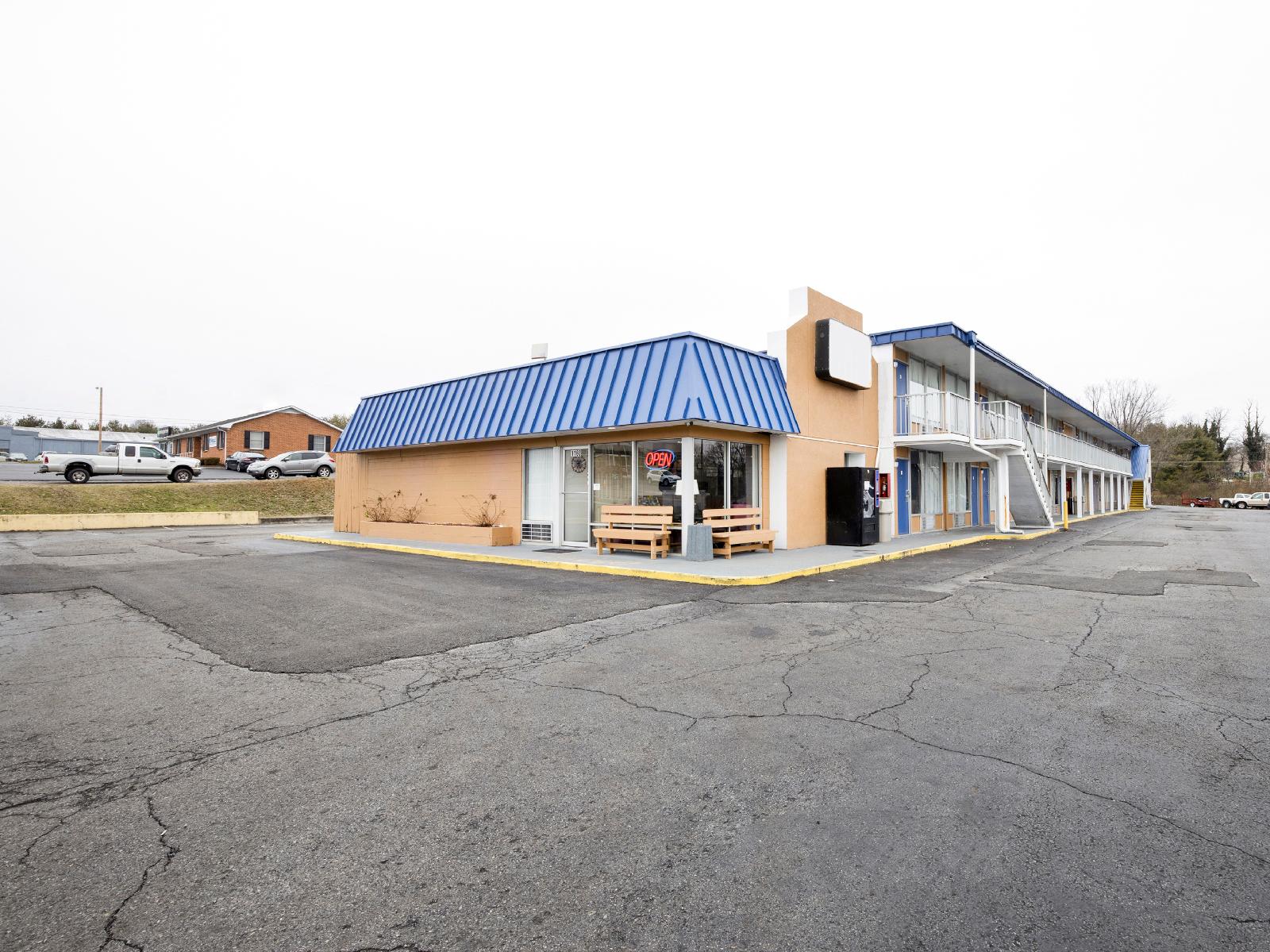 Studio 6 Suites Wytheville VA - photo 4