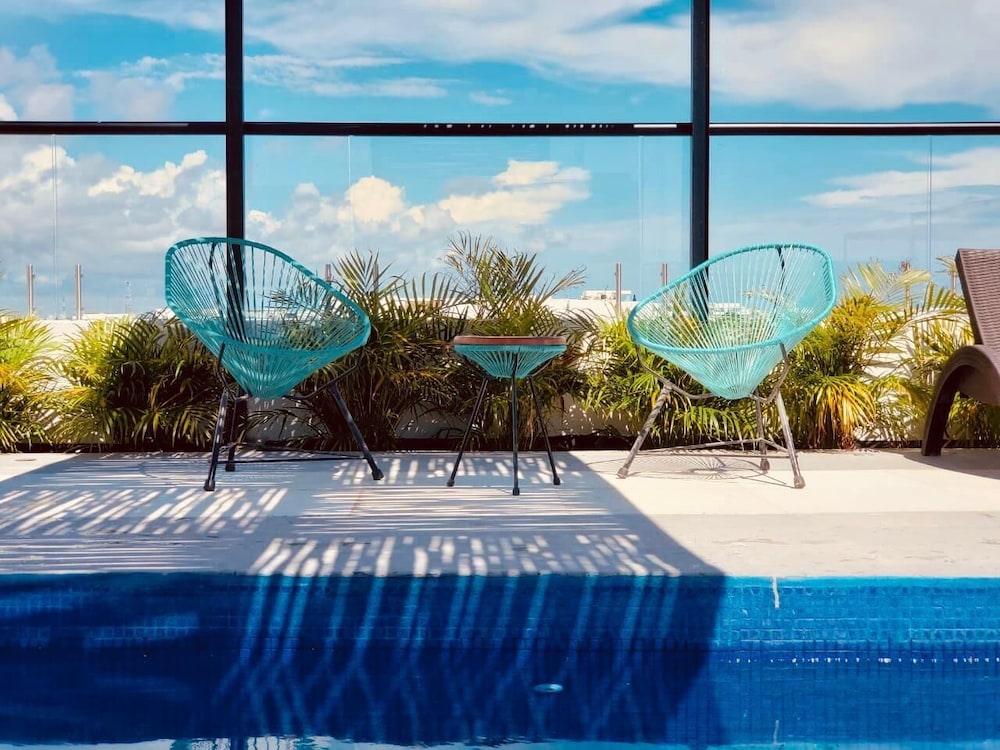 Rooftop pool