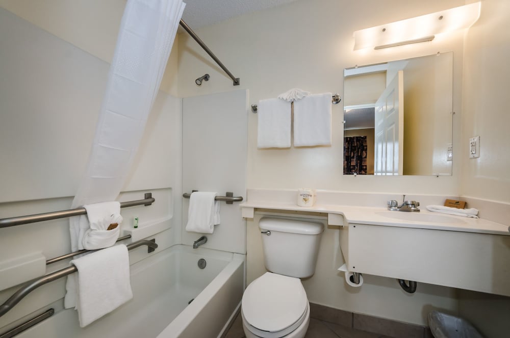 Tampa Bay Extended Stay Hotel - photo 33