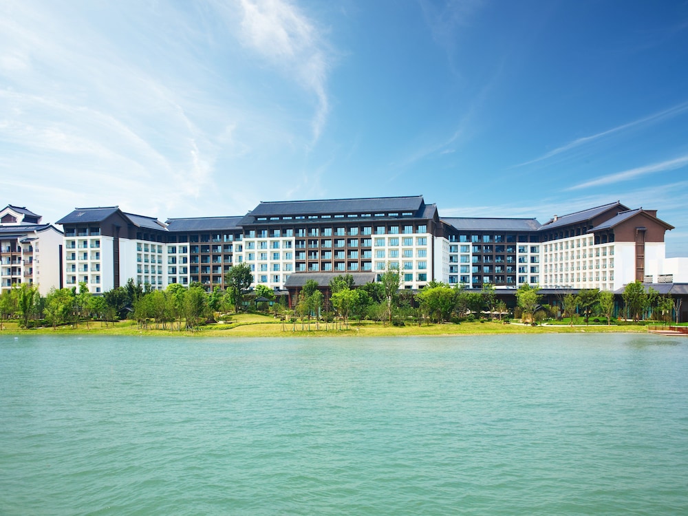 Crowne Plaza Wuxi Lake View by IHG in Wuxi, People's Republic of China