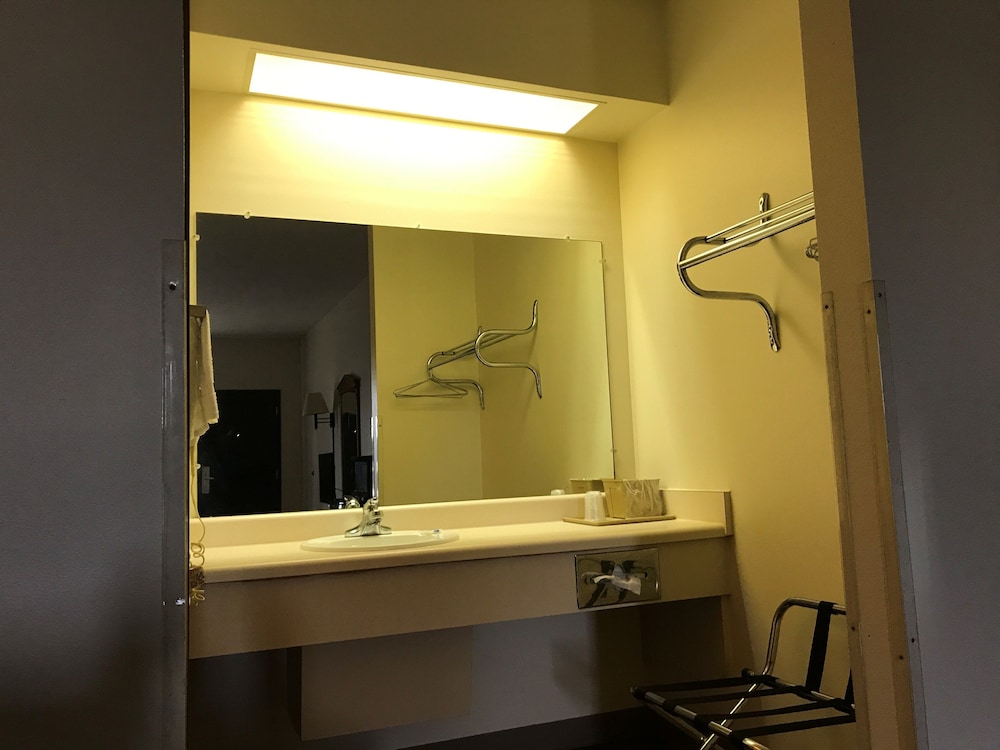 Rocky Creek Inn - photo 15