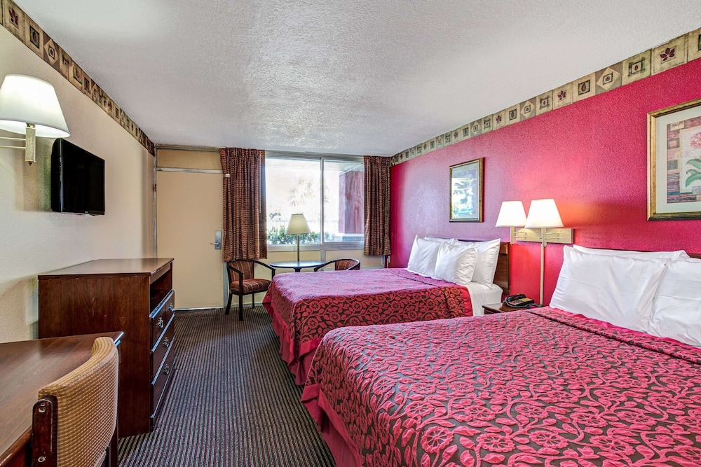 Days Inn by Wyndham York Alabama - photo 20
