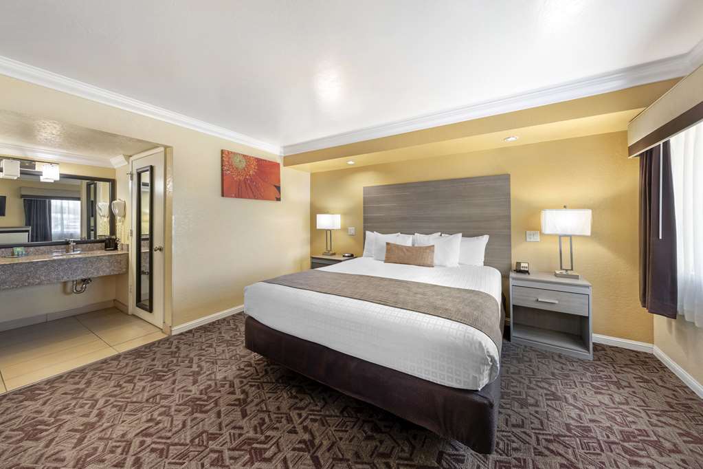 Best Western Hanford Inn - photo 29