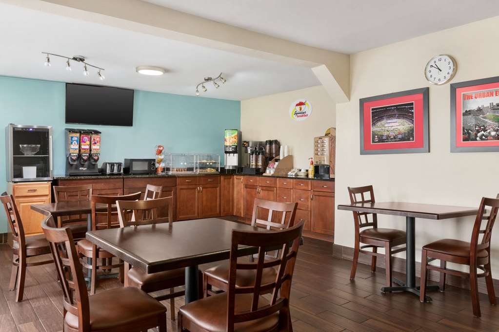 Super 8 by Wyndham Findlay - photo 21