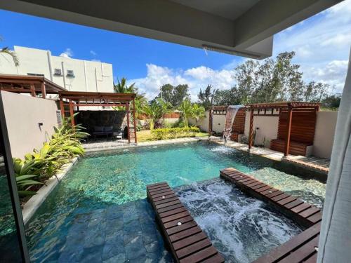Villa Cookie le Coquin 3 chambre au centre de Grand Baie jacuzzi — 4-Star Luxury Hotel in Grand Baie, Mauritius